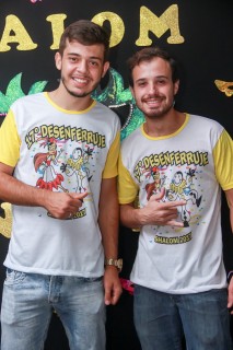 
            <a style='margin-left: 5px;' class='btn btn-xs btn-social btn-facebook' href='https://www.facebook.com/sharer/sharer.php?u=https://galeramix.s01.web.getmuller.com.br/imagem/a1/800-800-90/conteudo/site_galerias/1/img1293.jpg' rel='popup' data-width='500' data-height='400'><i class='fa fa-facebook'></i>Compartilhar <span class='hidden-xs'>no Facebook</span>
        </a> 
        <a class='btn btn-default btn-xs' target='_blank' href='imagem/a1/800-800-90/conteudo/site_galerias/1/img1293.jpg'>
            <span class='glyphicon glyphicon-cloud-download'></span> Salvar
        </a>
        