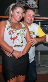 
<a style='margin-left: 5px;' class='btn btn-xs btn-social btn-facebook' href='https://www.facebook.com/sharer/sharer.php?u=https://galeramix.s01.web.getmuller.com.br/imagem/a1/800-800-90/conteudo/site_galerias/1/img1348-2.jpg' rel='popup' data-width='500' data-height='400'><i class='fa fa-facebook'></i>Compartilhar <span class='hidden-xs'>no Facebook</span>
</a> 
<a class='btn btn-default btn-xs' target='_blank' href='imagem/a1/800-800-90/conteudo/site_galerias/1/img1348-2.jpg'>
<span class='glyphicon glyphicon-cloud-download'></span> Salvar
</a>
