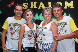 
<a style='margin-left: 5px;' class='btn btn-xs btn-social btn-facebook' href='https://www.facebook.com/sharer/sharer.php?u=https://galeramix.s01.web.getmuller.com.br/imagem/a1/800-800-90/conteudo/site_galerias/1/img1370.jpg' rel='popup' data-width='500' data-height='400'><i class='fa fa-facebook'></i>Compartilhar <span class='hidden-xs'>no Facebook</span>
</a> 
<a class='btn btn-default btn-xs' target='_blank' href='imagem/a1/800-800-90/conteudo/site_galerias/1/img1370.jpg'>
<span class='glyphicon glyphicon-cloud-download'></span> Salvar
</a>
