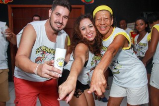 
<a style='margin-left: 5px;' class='btn btn-xs btn-social btn-facebook' href='https://www.facebook.com/sharer/sharer.php?u=https://galeramix.s01.web.getmuller.com.br/imagem/a1/800-800-90/conteudo/site_galerias/1/img1392.jpg' rel='popup' data-width='500' data-height='400'><i class='fa fa-facebook'></i>Compartilhar <span class='hidden-xs'>no Facebook</span>
</a> 
<a class='btn btn-default btn-xs' target='_blank' href='imagem/a1/800-800-90/conteudo/site_galerias/1/img1392.jpg'>
<span class='glyphicon glyphicon-cloud-download'></span> Salvar
</a>
