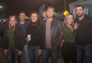 
                    <a style='margin-left: 5px;' class='btn btn-xs btn-social btn-facebook' href='https://www.facebook.com/sharer/sharer.php?u=https://galeramix.s01.web.getmuller.com.br/imagem/a104/800-800-90/conteudo/site_galerias/104/festa-do-divino-espirito-santo-tijucas-galeramix-12.jpg' rel='popup' data-width='500' data-height='400'><i class='fa fa-facebook'></i>Compartilhar <span class='hidden-xs'>no Facebook</span>
                </a> 
                <a class='btn btn-default btn-xs' target='_blank' href='imagem/a104/800-800-90/conteudo/site_galerias/104/festa-do-divino-espirito-santo-tijucas-galeramix-12.jpg'>
                    <span class='glyphicon glyphicon-cloud-download'></span> Salvar
                </a>
                