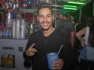 
        <a style='margin-left: 5px;' class='btn btn-xs btn-social btn-facebook' href='https://www.facebook.com/sharer/sharer.php?u=https://galeramix.s01.web.getmuller.com.br/imagem/a104/800-800-90/conteudo/site_galerias/104/festa-do-divino-espirito-santo-tijucas-galeramix-15.jpg' rel='popup' data-width='500' data-height='400'><i class='fa fa-facebook'></i>Compartilhar <span class='hidden-xs'>no Facebook</span>
    </a> 
    <a class='btn btn-default btn-xs' target='_blank' href='imagem/a104/800-800-90/conteudo/site_galerias/104/festa-do-divino-espirito-santo-tijucas-galeramix-15.jpg'>
        <span class='glyphicon glyphicon-cloud-download'></span> Salvar
    </a>
    