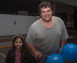 
<a style='margin-left: 5px;' class='btn btn-xs btn-social btn-facebook' href='https://www.facebook.com/sharer/sharer.php?u=https://galeramix.s01.web.getmuller.com.br/imagem/a104/800-800-90/conteudo/site_galerias/104/festa-do-divino-espirito-santo-tijucas-galeramix-17.jpg' rel='popup' data-width='500' data-height='400'><i class='fa fa-facebook'></i>Compartilhar <span class='hidden-xs'>no Facebook</span>
</a> 
<a class='btn btn-default btn-xs' target='_blank' href='imagem/a104/800-800-90/conteudo/site_galerias/104/festa-do-divino-espirito-santo-tijucas-galeramix-17.jpg'>
<span class='glyphicon glyphicon-cloud-download'></span> Salvar
</a>
