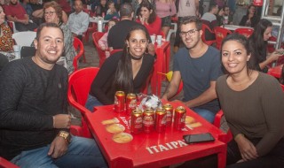 
<a style='margin-left: 5px;' class='btn btn-xs btn-social btn-facebook' href='https://www.facebook.com/sharer/sharer.php?u=https://galeramix.s01.web.getmuller.com.br/imagem/a104/800-800-90/conteudo/site_galerias/104/festa-do-divino-espirito-santo-tijucas-galeramix-19.jpg' rel='popup' data-width='500' data-height='400'><i class='fa fa-facebook'></i>Compartilhar <span class='hidden-xs'>no Facebook</span>
</a> 
<a class='btn btn-default btn-xs' target='_blank' href='imagem/a104/800-800-90/conteudo/site_galerias/104/festa-do-divino-espirito-santo-tijucas-galeramix-19.jpg'>
<span class='glyphicon glyphicon-cloud-download'></span> Salvar
</a>
