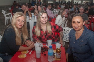 
<a style='margin-left: 5px;' class='btn btn-xs btn-social btn-facebook' href='https://www.facebook.com/sharer/sharer.php?u=https://galeramix.s01.web.getmuller.com.br/imagem/a104/800-800-90/conteudo/site_galerias/104/festa-do-divino-espirito-santo-tijucas-galeramix-24.jpg' rel='popup' data-width='500' data-height='400'><i class='fa fa-facebook'></i>Compartilhar <span class='hidden-xs'>no Facebook</span>
</a> 
<a class='btn btn-default btn-xs' target='_blank' href='imagem/a104/800-800-90/conteudo/site_galerias/104/festa-do-divino-espirito-santo-tijucas-galeramix-24.jpg'>
<span class='glyphicon glyphicon-cloud-download'></span> Salvar
</a>
