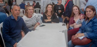 
<a style='margin-left: 5px;' class='btn btn-xs btn-social btn-facebook' href='https://www.facebook.com/sharer/sharer.php?u=https://galeramix.s01.web.getmuller.com.br/imagem/a104/800-800-90/conteudo/site_galerias/104/festa-do-divino-espirito-santo-tijucas-galeramix-29.jpg' rel='popup' data-width='500' data-height='400'><i class='fa fa-facebook'></i>Compartilhar <span class='hidden-xs'>no Facebook</span>
</a> 
<a class='btn btn-default btn-xs' target='_blank' href='imagem/a104/800-800-90/conteudo/site_galerias/104/festa-do-divino-espirito-santo-tijucas-galeramix-29.jpg'>
<span class='glyphicon glyphicon-cloud-download'></span> Salvar
</a>
