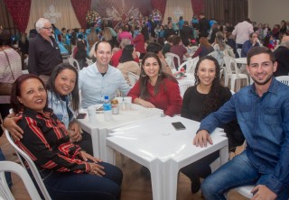 
<a style='margin-left: 5px;' class='btn btn-xs btn-social btn-facebook' href='https://www.facebook.com/sharer/sharer.php?u=https://galeramix.s01.web.getmuller.com.br/imagem/a104/800-800-90/conteudo/site_galerias/104/festa-do-divino-espirito-santo-tijucas-galeramix-31.jpg' rel='popup' data-width='500' data-height='400'><i class='fa fa-facebook'></i>Compartilhar <span class='hidden-xs'>no Facebook</span>
</a> 
<a class='btn btn-default btn-xs' target='_blank' href='imagem/a104/800-800-90/conteudo/site_galerias/104/festa-do-divino-espirito-santo-tijucas-galeramix-31.jpg'>
<span class='glyphicon glyphicon-cloud-download'></span> Salvar
</a>
