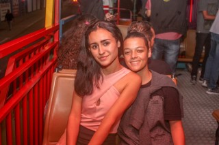 
<a style='margin-left: 5px;' class='btn btn-xs btn-social btn-facebook' href='https://www.facebook.com/sharer/sharer.php?u=https://galeramix.s01.web.getmuller.com.br/imagem/a104/800-800-90/conteudo/site_galerias/104/festa-do-divino-espirito-santo-tijucas-galeramix-54.jpg' rel='popup' data-width='500' data-height='400'><i class='fa fa-facebook'></i>Compartilhar <span class='hidden-xs'>no Facebook</span>
</a> 
<a class='btn btn-default btn-xs' target='_blank' href='imagem/a104/800-800-90/conteudo/site_galerias/104/festa-do-divino-espirito-santo-tijucas-galeramix-54.jpg'>
<span class='glyphicon glyphicon-cloud-download'></span> Salvar
</a>
