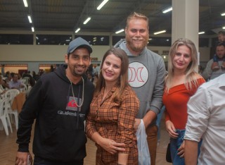 
<a style='margin-left: 5px;' class='btn btn-xs btn-social btn-facebook' href='https://www.facebook.com/sharer/sharer.php?u=https://galeramix.s01.web.getmuller.com.br/imagem/a104/800-800-90/conteudo/site_galerias/104/festa-do-divino-espirito-santo-tijucas-galeramix-61.jpg' rel='popup' data-width='500' data-height='400'><i class='fa fa-facebook'></i>Compartilhar <span class='hidden-xs'>no Facebook</span>
</a> 
<a class='btn btn-default btn-xs' target='_blank' href='imagem/a104/800-800-90/conteudo/site_galerias/104/festa-do-divino-espirito-santo-tijucas-galeramix-61.jpg'>
<span class='glyphicon glyphicon-cloud-download'></span> Salvar
</a>
