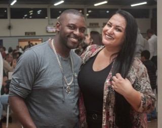 
<a style='margin-left: 5px;' class='btn btn-xs btn-social btn-facebook' href='https://www.facebook.com/sharer/sharer.php?u=https://galeramix.s01.web.getmuller.com.br/imagem/a104/800-800-90/conteudo/site_galerias/104/festa-do-divino-espirito-santo-tijucas-galeramix-7.jpg' rel='popup' data-width='500' data-height='400'><i class='fa fa-facebook'></i>Compartilhar <span class='hidden-xs'>no Facebook</span>
</a> 
<a class='btn btn-default btn-xs' target='_blank' href='imagem/a104/800-800-90/conteudo/site_galerias/104/festa-do-divino-espirito-santo-tijucas-galeramix-7.jpg'>
<span class='glyphicon glyphicon-cloud-download'></span> Salvar
</a>
