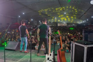 
<a style='margin-left: 5px;' class='btn btn-xs btn-social btn-facebook' href='https://www.facebook.com/sharer/sharer.php?u=https://galeramix.s01.web.getmuller.com.br/imagem/a106/800-800-90/conteudo/site_galerias/106/img4444.jpg' rel='popup' data-width='500' data-height='400'><i class='fa fa-facebook'></i>Compartilhar <span class='hidden-xs'>no Facebook</span>
</a> 
<a class='btn btn-default btn-xs' target='_blank' href='imagem/a106/800-800-90/conteudo/site_galerias/106/img4444.jpg'>
<span class='glyphicon glyphicon-cloud-download'></span> Salvar
</a>
