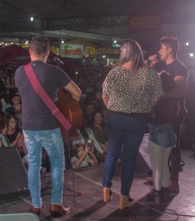 
<a style='margin-left: 5px;' class='btn btn-xs btn-social btn-facebook' href='https://www.facebook.com/sharer/sharer.php?u=https://galeramix.s01.web.getmuller.com.br/imagem/a106/800-800-90/conteudo/site_galerias/106/img4467.jpg' rel='popup' data-width='500' data-height='400'><i class='fa fa-facebook'></i>Compartilhar <span class='hidden-xs'>no Facebook</span>
</a> 
<a class='btn btn-default btn-xs' target='_blank' href='imagem/a106/800-800-90/conteudo/site_galerias/106/img4467.jpg'>
<span class='glyphicon glyphicon-cloud-download'></span> Salvar
</a>
