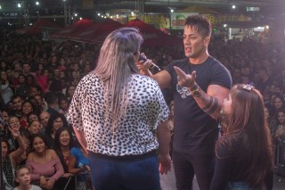 
<a style='margin-left: 5px;' class='btn btn-xs btn-social btn-facebook' href='https://www.facebook.com/sharer/sharer.php?u=https://galeramix.s01.web.getmuller.com.br/imagem/a106/800-800-90/conteudo/site_galerias/106/img4470.jpg' rel='popup' data-width='500' data-height='400'><i class='fa fa-facebook'></i>Compartilhar <span class='hidden-xs'>no Facebook</span>
</a> 
<a class='btn btn-default btn-xs' target='_blank' href='imagem/a106/800-800-90/conteudo/site_galerias/106/img4470.jpg'>
<span class='glyphicon glyphicon-cloud-download'></span> Salvar
</a>
