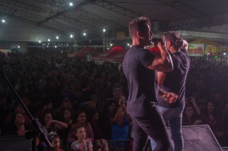 
<a style='margin-left: 5px;' class='btn btn-xs btn-social btn-facebook' href='https://www.facebook.com/sharer/sharer.php?u=https://galeramix.s01.web.getmuller.com.br/imagem/a106/800-800-90/conteudo/site_galerias/106/img4513.jpg' rel='popup' data-width='500' data-height='400'><i class='fa fa-facebook'></i>Compartilhar <span class='hidden-xs'>no Facebook</span>
</a> 
<a class='btn btn-default btn-xs' target='_blank' href='imagem/a106/800-800-90/conteudo/site_galerias/106/img4513.jpg'>
<span class='glyphicon glyphicon-cloud-download'></span> Salvar
</a>
