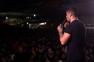 
<a style='margin-left: 5px;' class='btn btn-xs btn-social btn-facebook' href='https://www.facebook.com/sharer/sharer.php?u=https://galeramix.s01.web.getmuller.com.br/imagem/a106/800-800-90/conteudo/site_galerias/106/img4522.jpg' rel='popup' data-width='500' data-height='400'><i class='fa fa-facebook'></i>Compartilhar <span class='hidden-xs'>no Facebook</span>
</a> 
<a class='btn btn-default btn-xs' target='_blank' href='imagem/a106/800-800-90/conteudo/site_galerias/106/img4522.jpg'>
<span class='glyphicon glyphicon-cloud-download'></span> Salvar
</a>
