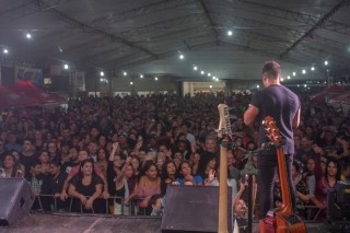 
<a style='margin-left: 5px;' class='btn btn-xs btn-social btn-facebook' href='https://www.facebook.com/sharer/sharer.php?u=https://galeramix.s01.web.getmuller.com.br/imagem/a106/800-800-90/conteudo/site_galerias/106/img4549.jpg' rel='popup' data-width='500' data-height='400'><i class='fa fa-facebook'></i>Compartilhar <span class='hidden-xs'>no Facebook</span>
</a> 
<a class='btn btn-default btn-xs' target='_blank' href='imagem/a106/800-800-90/conteudo/site_galerias/106/img4549.jpg'>
<span class='glyphicon glyphicon-cloud-download'></span> Salvar
</a>
