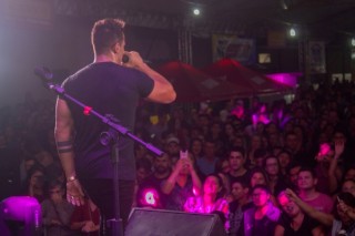 
<a style='margin-left: 5px;' class='btn btn-xs btn-social btn-facebook' href='https://www.facebook.com/sharer/sharer.php?u=https://galeramix.s01.web.getmuller.com.br/imagem/a106/800-800-90/conteudo/site_galerias/106/img4575.jpg' rel='popup' data-width='500' data-height='400'><i class='fa fa-facebook'></i>Compartilhar <span class='hidden-xs'>no Facebook</span>
</a> 
<a class='btn btn-default btn-xs' target='_blank' href='imagem/a106/800-800-90/conteudo/site_galerias/106/img4575.jpg'>
<span class='glyphicon glyphicon-cloud-download'></span> Salvar
</a>
