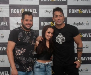 
<a style='margin-left: 5px;' class='btn btn-xs btn-social btn-facebook' href='https://www.facebook.com/sharer/sharer.php?u=https://galeramix.s01.web.getmuller.com.br/imagem/a106/800-800-90/conteudo/site_galerias/106/img4596.jpg' rel='popup' data-width='500' data-height='400'><i class='fa fa-facebook'></i>Compartilhar <span class='hidden-xs'>no Facebook</span>
</a> 
<a class='btn btn-default btn-xs' target='_blank' href='imagem/a106/800-800-90/conteudo/site_galerias/106/img4596.jpg'>
<span class='glyphicon glyphicon-cloud-download'></span> Salvar
</a>
