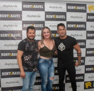 
<a style='margin-left: 5px;' class='btn btn-xs btn-social btn-facebook' href='https://www.facebook.com/sharer/sharer.php?u=https://galeramix.s01.web.getmuller.com.br/imagem/a106/800-800-90/conteudo/site_galerias/106/img4604.jpg' rel='popup' data-width='500' data-height='400'><i class='fa fa-facebook'></i>Compartilhar <span class='hidden-xs'>no Facebook</span>
</a> 
<a class='btn btn-default btn-xs' target='_blank' href='imagem/a106/800-800-90/conteudo/site_galerias/106/img4604.jpg'>
<span class='glyphicon glyphicon-cloud-download'></span> Salvar
</a>
