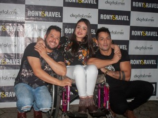 
<a style='margin-left: 5px;' class='btn btn-xs btn-social btn-facebook' href='https://www.facebook.com/sharer/sharer.php?u=https://galeramix.s01.web.getmuller.com.br/imagem/a106/800-800-90/conteudo/site_galerias/106/img4617.jpg' rel='popup' data-width='500' data-height='400'><i class='fa fa-facebook'></i>Compartilhar <span class='hidden-xs'>no Facebook</span>
</a> 
<a class='btn btn-default btn-xs' target='_blank' href='imagem/a106/800-800-90/conteudo/site_galerias/106/img4617.jpg'>
<span class='glyphicon glyphicon-cloud-download'></span> Salvar
</a>
