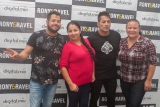 
<a style='margin-left: 5px;' class='btn btn-xs btn-social btn-facebook' href='https://www.facebook.com/sharer/sharer.php?u=https://galeramix.s01.web.getmuller.com.br/imagem/a106/800-800-90/conteudo/site_galerias/106/img4633.jpg' rel='popup' data-width='500' data-height='400'><i class='fa fa-facebook'></i>Compartilhar <span class='hidden-xs'>no Facebook</span>
</a> 
<a class='btn btn-default btn-xs' target='_blank' href='imagem/a106/800-800-90/conteudo/site_galerias/106/img4633.jpg'>
<span class='glyphicon glyphicon-cloud-download'></span> Salvar
</a>
