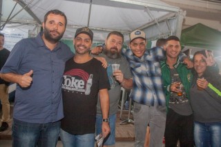 
<a style='margin-left: 5px;' class='btn btn-xs btn-social btn-facebook' href='https://www.facebook.com/sharer/sharer.php?u=https://galeramix.s01.web.getmuller.com.br/imagem/a106/800-800-90/conteudo/site_galerias/106/img4656.jpg' rel='popup' data-width='500' data-height='400'><i class='fa fa-facebook'></i>Compartilhar <span class='hidden-xs'>no Facebook</span>
</a> 
<a class='btn btn-default btn-xs' target='_blank' href='imagem/a106/800-800-90/conteudo/site_galerias/106/img4656.jpg'>
<span class='glyphicon glyphicon-cloud-download'></span> Salvar
</a>
