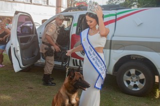 
                        <a style='margin-left: 5px;' class='btn btn-xs btn-social btn-facebook' href='https://www.facebook.com/sharer/sharer.php?u=https://galeramix.s01.web.getmuller.com.br/imagem/a108/800-800-90/conteudo/site_galerias/108/tijucasaaniversario-159-anos-tijucas-galera-mix-33.jpg' rel='popup' data-width='500' data-height='400'><i class='fa fa-facebook'></i>Compartilhar <span class='hidden-xs'>no Facebook</span>
                    </a> 
                    <a class='btn btn-default btn-xs' target='_blank' href='imagem/a108/800-800-90/conteudo/site_galerias/108/tijucasaaniversario-159-anos-tijucas-galera-mix-33.jpg'>
                        <span class='glyphicon glyphicon-cloud-download'></span> Salvar
                    </a>
                    