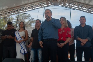 
<a style='margin-left: 5px;' class='btn btn-xs btn-social btn-facebook' href='https://www.facebook.com/sharer/sharer.php?u=https://galeramix.s01.web.getmuller.com.br/imagem/a108/800-800-90/conteudo/site_galerias/108/tijucasaaniversario-159-anos-tijucas-galera-mix-46.jpg' rel='popup' data-width='500' data-height='400'><i class='fa fa-facebook'></i>Compartilhar <span class='hidden-xs'>no Facebook</span>
</a> 
<a class='btn btn-default btn-xs' target='_blank' href='imagem/a108/800-800-90/conteudo/site_galerias/108/tijucasaaniversario-159-anos-tijucas-galera-mix-46.jpg'>
<span class='glyphicon glyphicon-cloud-download'></span> Salvar
</a>
