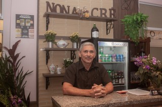 
        <a style='margin-left: 5px;' class='btn btn-xs btn-social btn-facebook' href='https://www.facebook.com/sharer/sharer.php?u=https://galeramix.s01.web.getmuller.com.br/imagem/a109/800-800-90/conteudo/site_galerias/109/nona-cre-tijucas-jantar-dia-dos-namorados-galeramix-16.jpg' rel='popup' data-width='500' data-height='400'><i class='fa fa-facebook'></i>Compartilhar <span class='hidden-xs'>no Facebook</span>
    </a> 
    <a class='btn btn-default btn-xs' target='_blank' href='imagem/a109/800-800-90/conteudo/site_galerias/109/nona-cre-tijucas-jantar-dia-dos-namorados-galeramix-16.jpg'>
        <span class='glyphicon glyphicon-cloud-download'></span> Salvar
    </a>
    