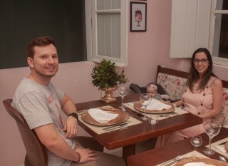 
<a style='margin-left: 5px;' class='btn btn-xs btn-social btn-facebook' href='https://www.facebook.com/sharer/sharer.php?u=https://galeramix.s01.web.getmuller.com.br/imagem/a109/800-800-90/conteudo/site_galerias/109/nona-cre-tijucas-jantar-dia-dos-namorados-galeramix-18.jpg' rel='popup' data-width='500' data-height='400'><i class='fa fa-facebook'></i>Compartilhar <span class='hidden-xs'>no Facebook</span>
</a> 
<a class='btn btn-default btn-xs' target='_blank' href='imagem/a109/800-800-90/conteudo/site_galerias/109/nona-cre-tijucas-jantar-dia-dos-namorados-galeramix-18.jpg'>
<span class='glyphicon glyphicon-cloud-download'></span> Salvar
</a>
