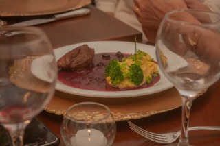 
<a style='margin-left: 5px;' class='btn btn-xs btn-social btn-facebook' href='https://www.facebook.com/sharer/sharer.php?u=https://galeramix.s01.web.getmuller.com.br/imagem/a109/800-800-90/conteudo/site_galerias/109/nona-cre-tijucas-jantar-dia-dos-namorados-galeramix-37.jpg' rel='popup' data-width='500' data-height='400'><i class='fa fa-facebook'></i>Compartilhar <span class='hidden-xs'>no Facebook</span>
</a> 
<a class='btn btn-default btn-xs' target='_blank' href='imagem/a109/800-800-90/conteudo/site_galerias/109/nona-cre-tijucas-jantar-dia-dos-namorados-galeramix-37.jpg'>
<span class='glyphicon glyphicon-cloud-download'></span> Salvar
</a>
