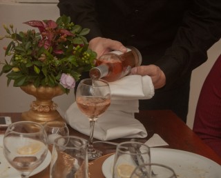 
<a style='margin-left: 5px;' class='btn btn-xs btn-social btn-facebook' href='https://www.facebook.com/sharer/sharer.php?u=https://galeramix.s01.web.getmuller.com.br/imagem/a109/800-800-90/conteudo/site_galerias/109/nona-cre-tijucas-jantar-dia-dos-namorados-galeramix-49.jpg' rel='popup' data-width='500' data-height='400'><i class='fa fa-facebook'></i>Compartilhar <span class='hidden-xs'>no Facebook</span>
</a> 
<a class='btn btn-default btn-xs' target='_blank' href='imagem/a109/800-800-90/conteudo/site_galerias/109/nona-cre-tijucas-jantar-dia-dos-namorados-galeramix-49.jpg'>
<span class='glyphicon glyphicon-cloud-download'></span> Salvar
</a>
