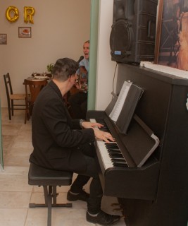 
<a style='margin-left: 5px;' class='btn btn-xs btn-social btn-facebook' href='https://www.facebook.com/sharer/sharer.php?u=https://galeramix.s01.web.getmuller.com.br/imagem/a109/800-800-90/conteudo/site_galerias/109/nona-cre-tijucas-jantar-dia-dos-namorados-galeramix-50.jpg' rel='popup' data-width='500' data-height='400'><i class='fa fa-facebook'></i>Compartilhar <span class='hidden-xs'>no Facebook</span>
</a> 
<a class='btn btn-default btn-xs' target='_blank' href='imagem/a109/800-800-90/conteudo/site_galerias/109/nona-cre-tijucas-jantar-dia-dos-namorados-galeramix-50.jpg'>
<span class='glyphicon glyphicon-cloud-download'></span> Salvar
</a>
