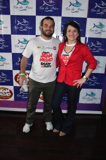 
                                <a style='margin-left: 5px;' class='btn btn-xs btn-social btn-facebook' href='https://www.facebook.com/sharer/sharer.php?u=https://galeramix.s01.web.getmuller.com.br/imagem/a110/800-800-90/conteudo/site_galerias/110/feijoada-do-jean-negao-2019-1.jpg' rel='popup' data-width='500' data-height='400'><i class='fa fa-facebook'></i>Compartilhar <span class='hidden-xs'>no Facebook</span>
                            </a> 
                            <a class='btn btn-default btn-xs' target='_blank' href='imagem/a110/800-800-90/conteudo/site_galerias/110/feijoada-do-jean-negao-2019-1.jpg'>
                                <span class='glyphicon glyphicon-cloud-download'></span> Salvar
                            </a>
                            