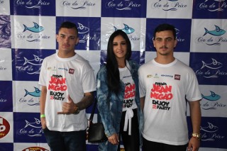 
<a style='margin-left: 5px;' class='btn btn-xs btn-social btn-facebook' href='https://www.facebook.com/sharer/sharer.php?u=https://galeramix.s01.web.getmuller.com.br/imagem/a110/800-800-90/conteudo/site_galerias/110/feijoada-do-jean-negao-2019-12.jpg' rel='popup' data-width='500' data-height='400'><i class='fa fa-facebook'></i>Compartilhar <span class='hidden-xs'>no Facebook</span>
</a> 
<a class='btn btn-default btn-xs' target='_blank' href='imagem/a110/800-800-90/conteudo/site_galerias/110/feijoada-do-jean-negao-2019-12.jpg'>
<span class='glyphicon glyphicon-cloud-download'></span> Salvar
</a>
