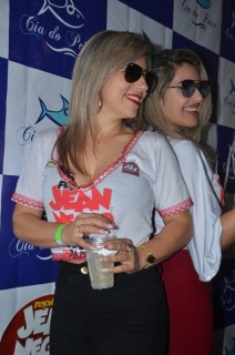 
<a style='margin-left: 5px;' class='btn btn-xs btn-social btn-facebook' href='https://www.facebook.com/sharer/sharer.php?u=https://galeramix.s01.web.getmuller.com.br/imagem/a110/800-800-90/conteudo/site_galerias/110/feijoada-do-jean-negao-2019-156.jpg' rel='popup' data-width='500' data-height='400'><i class='fa fa-facebook'></i>Compartilhar <span class='hidden-xs'>no Facebook</span>
</a> 
<a class='btn btn-default btn-xs' target='_blank' href='imagem/a110/800-800-90/conteudo/site_galerias/110/feijoada-do-jean-negao-2019-156.jpg'>
<span class='glyphicon glyphicon-cloud-download'></span> Salvar
</a>
