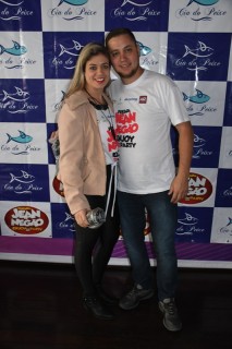 
<a style='margin-left: 5px;' class='btn btn-xs btn-social btn-facebook' href='https://www.facebook.com/sharer/sharer.php?u=https://galeramix.s01.web.getmuller.com.br/imagem/a110/800-800-90/conteudo/site_galerias/110/feijoada-do-jean-negao-2019-181.jpg' rel='popup' data-width='500' data-height='400'><i class='fa fa-facebook'></i>Compartilhar <span class='hidden-xs'>no Facebook</span>
</a> 
<a class='btn btn-default btn-xs' target='_blank' href='imagem/a110/800-800-90/conteudo/site_galerias/110/feijoada-do-jean-negao-2019-181.jpg'>
<span class='glyphicon glyphicon-cloud-download'></span> Salvar
</a>
