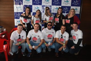 
<a style='margin-left: 5px;' class='btn btn-xs btn-social btn-facebook' href='https://www.facebook.com/sharer/sharer.php?u=https://galeramix.s01.web.getmuller.com.br/imagem/a110/800-800-90/conteudo/site_galerias/110/feijoada-do-jean-negao-2019-2.jpg' rel='popup' data-width='500' data-height='400'><i class='fa fa-facebook'></i>Compartilhar <span class='hidden-xs'>no Facebook</span>
</a> 
<a class='btn btn-default btn-xs' target='_blank' href='imagem/a110/800-800-90/conteudo/site_galerias/110/feijoada-do-jean-negao-2019-2.jpg'>
<span class='glyphicon glyphicon-cloud-download'></span> Salvar
</a>
