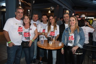 
<a style='margin-left: 5px;' class='btn btn-xs btn-social btn-facebook' href='https://www.facebook.com/sharer/sharer.php?u=https://galeramix.s01.web.getmuller.com.br/imagem/a110/800-800-90/conteudo/site_galerias/110/feijoada-do-jean-negao-2019-22.jpg' rel='popup' data-width='500' data-height='400'><i class='fa fa-facebook'></i>Compartilhar <span class='hidden-xs'>no Facebook</span>
</a> 
<a class='btn btn-default btn-xs' target='_blank' href='imagem/a110/800-800-90/conteudo/site_galerias/110/feijoada-do-jean-negao-2019-22.jpg'>
<span class='glyphicon glyphicon-cloud-download'></span> Salvar
</a>
