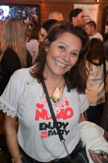 
<a style='margin-left: 5px;' class='btn btn-xs btn-social btn-facebook' href='https://www.facebook.com/sharer/sharer.php?u=https://galeramix.s01.web.getmuller.com.br/imagem/a110/800-800-90/conteudo/site_galerias/110/feijoada-do-jean-negao-2019-29.jpg' rel='popup' data-width='500' data-height='400'><i class='fa fa-facebook'></i>Compartilhar <span class='hidden-xs'>no Facebook</span>
</a> 
<a class='btn btn-default btn-xs' target='_blank' href='imagem/a110/800-800-90/conteudo/site_galerias/110/feijoada-do-jean-negao-2019-29.jpg'>
<span class='glyphicon glyphicon-cloud-download'></span> Salvar
</a>
