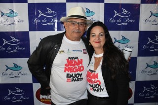 
<a style='margin-left: 5px;' class='btn btn-xs btn-social btn-facebook' href='https://www.facebook.com/sharer/sharer.php?u=https://galeramix.s01.web.getmuller.com.br/imagem/a110/800-800-90/conteudo/site_galerias/110/feijoada-do-jean-negao-2019-4.jpg' rel='popup' data-width='500' data-height='400'><i class='fa fa-facebook'></i>Compartilhar <span class='hidden-xs'>no Facebook</span>
</a> 
<a class='btn btn-default btn-xs' target='_blank' href='imagem/a110/800-800-90/conteudo/site_galerias/110/feijoada-do-jean-negao-2019-4.jpg'>
<span class='glyphicon glyphicon-cloud-download'></span> Salvar
</a>
