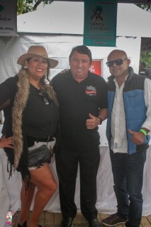 
<a style='margin-left: 5px;' class='btn btn-xs btn-social btn-facebook' href='https://www.facebook.com/sharer/sharer.php?u=https://galeramix.s01.web.getmuller.com.br/imagem/a110/800-800-90/conteudo/site_galerias/110/feijoada-do-jean-negao-2019-46.jpg' rel='popup' data-width='500' data-height='400'><i class='fa fa-facebook'></i>Compartilhar <span class='hidden-xs'>no Facebook</span>
</a> 
<a class='btn btn-default btn-xs' target='_blank' href='imagem/a110/800-800-90/conteudo/site_galerias/110/feijoada-do-jean-negao-2019-46.jpg'>
<span class='glyphicon glyphicon-cloud-download'></span> Salvar
</a>
