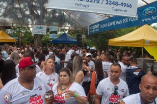 
<a style='margin-left: 5px;' class='btn btn-xs btn-social btn-facebook' href='https://www.facebook.com/sharer/sharer.php?u=https://galeramix.s01.web.getmuller.com.br/imagem/a110/800-800-90/conteudo/site_galerias/110/feijoada-do-jean-negao-2019-55.jpg' rel='popup' data-width='500' data-height='400'><i class='fa fa-facebook'></i>Compartilhar <span class='hidden-xs'>no Facebook</span>
</a> 
<a class='btn btn-default btn-xs' target='_blank' href='imagem/a110/800-800-90/conteudo/site_galerias/110/feijoada-do-jean-negao-2019-55.jpg'>
<span class='glyphicon glyphicon-cloud-download'></span> Salvar
</a>
