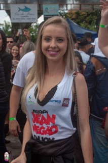 
<a style='margin-left: 5px;' class='btn btn-xs btn-social btn-facebook' href='https://www.facebook.com/sharer/sharer.php?u=https://galeramix.s01.web.getmuller.com.br/imagem/a110/800-800-90/conteudo/site_galerias/110/feijoada-do-jean-negao-2019-57.jpg' rel='popup' data-width='500' data-height='400'><i class='fa fa-facebook'></i>Compartilhar <span class='hidden-xs'>no Facebook</span>
</a> 
<a class='btn btn-default btn-xs' target='_blank' href='imagem/a110/800-800-90/conteudo/site_galerias/110/feijoada-do-jean-negao-2019-57.jpg'>
<span class='glyphicon glyphicon-cloud-download'></span> Salvar
</a>
