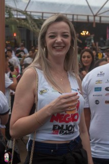 
<a style='margin-left: 5px;' class='btn btn-xs btn-social btn-facebook' href='https://www.facebook.com/sharer/sharer.php?u=https://galeramix.s01.web.getmuller.com.br/imagem/a110/800-800-90/conteudo/site_galerias/110/feijoada-do-jean-negao-2019-58.jpg' rel='popup' data-width='500' data-height='400'><i class='fa fa-facebook'></i>Compartilhar <span class='hidden-xs'>no Facebook</span>
</a> 
<a class='btn btn-default btn-xs' target='_blank' href='imagem/a110/800-800-90/conteudo/site_galerias/110/feijoada-do-jean-negao-2019-58.jpg'>
<span class='glyphicon glyphicon-cloud-download'></span> Salvar
</a>
