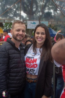 
<a style='margin-left: 5px;' class='btn btn-xs btn-social btn-facebook' href='https://www.facebook.com/sharer/sharer.php?u=https://galeramix.s01.web.getmuller.com.br/imagem/a110/800-800-90/conteudo/site_galerias/110/feijoada-do-jean-negao-2019-61.jpg' rel='popup' data-width='500' data-height='400'><i class='fa fa-facebook'></i>Compartilhar <span class='hidden-xs'>no Facebook</span>
</a> 
<a class='btn btn-default btn-xs' target='_blank' href='imagem/a110/800-800-90/conteudo/site_galerias/110/feijoada-do-jean-negao-2019-61.jpg'>
<span class='glyphicon glyphicon-cloud-download'></span> Salvar
</a>
