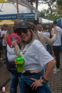 
<a style='margin-left: 5px;' class='btn btn-xs btn-social btn-facebook' href='https://www.facebook.com/sharer/sharer.php?u=https://galeramix.s01.web.getmuller.com.br/imagem/a110/800-800-90/conteudo/site_galerias/110/feijoada-do-jean-negao-2019-73.jpg' rel='popup' data-width='500' data-height='400'><i class='fa fa-facebook'></i>Compartilhar <span class='hidden-xs'>no Facebook</span>
</a> 
<a class='btn btn-default btn-xs' target='_blank' href='imagem/a110/800-800-90/conteudo/site_galerias/110/feijoada-do-jean-negao-2019-73.jpg'>
<span class='glyphicon glyphicon-cloud-download'></span> Salvar
</a>
