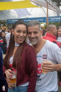 
<a style='margin-left: 5px;' class='btn btn-xs btn-social btn-facebook' href='https://www.facebook.com/sharer/sharer.php?u=https://galeramix.s01.web.getmuller.com.br/imagem/a110/800-800-90/conteudo/site_galerias/110/feijoada-do-jean-negao-2019-74.jpg' rel='popup' data-width='500' data-height='400'><i class='fa fa-facebook'></i>Compartilhar <span class='hidden-xs'>no Facebook</span>
</a> 
<a class='btn btn-default btn-xs' target='_blank' href='imagem/a110/800-800-90/conteudo/site_galerias/110/feijoada-do-jean-negao-2019-74.jpg'>
<span class='glyphicon glyphicon-cloud-download'></span> Salvar
</a>
