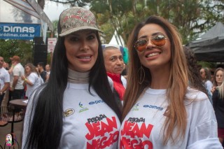 
<a style='margin-left: 5px;' class='btn btn-xs btn-social btn-facebook' href='https://www.facebook.com/sharer/sharer.php?u=https://galeramix.s01.web.getmuller.com.br/imagem/a110/800-800-90/conteudo/site_galerias/110/feijoada-do-jean-negao-2019-78.jpg' rel='popup' data-width='500' data-height='400'><i class='fa fa-facebook'></i>Compartilhar <span class='hidden-xs'>no Facebook</span>
</a> 
<a class='btn btn-default btn-xs' target='_blank' href='imagem/a110/800-800-90/conteudo/site_galerias/110/feijoada-do-jean-negao-2019-78.jpg'>
<span class='glyphicon glyphicon-cloud-download'></span> Salvar
</a>
