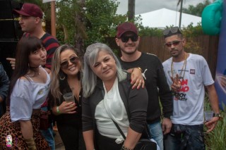 
<a style='margin-left: 5px;' class='btn btn-xs btn-social btn-facebook' href='https://www.facebook.com/sharer/sharer.php?u=https://galeramix.s01.web.getmuller.com.br/imagem/a110/800-800-90/conteudo/site_galerias/110/feijoada-do-jean-negao-2019-82.jpg' rel='popup' data-width='500' data-height='400'><i class='fa fa-facebook'></i>Compartilhar <span class='hidden-xs'>no Facebook</span>
</a> 
<a class='btn btn-default btn-xs' target='_blank' href='imagem/a110/800-800-90/conteudo/site_galerias/110/feijoada-do-jean-negao-2019-82.jpg'>
<span class='glyphicon glyphicon-cloud-download'></span> Salvar
</a>
